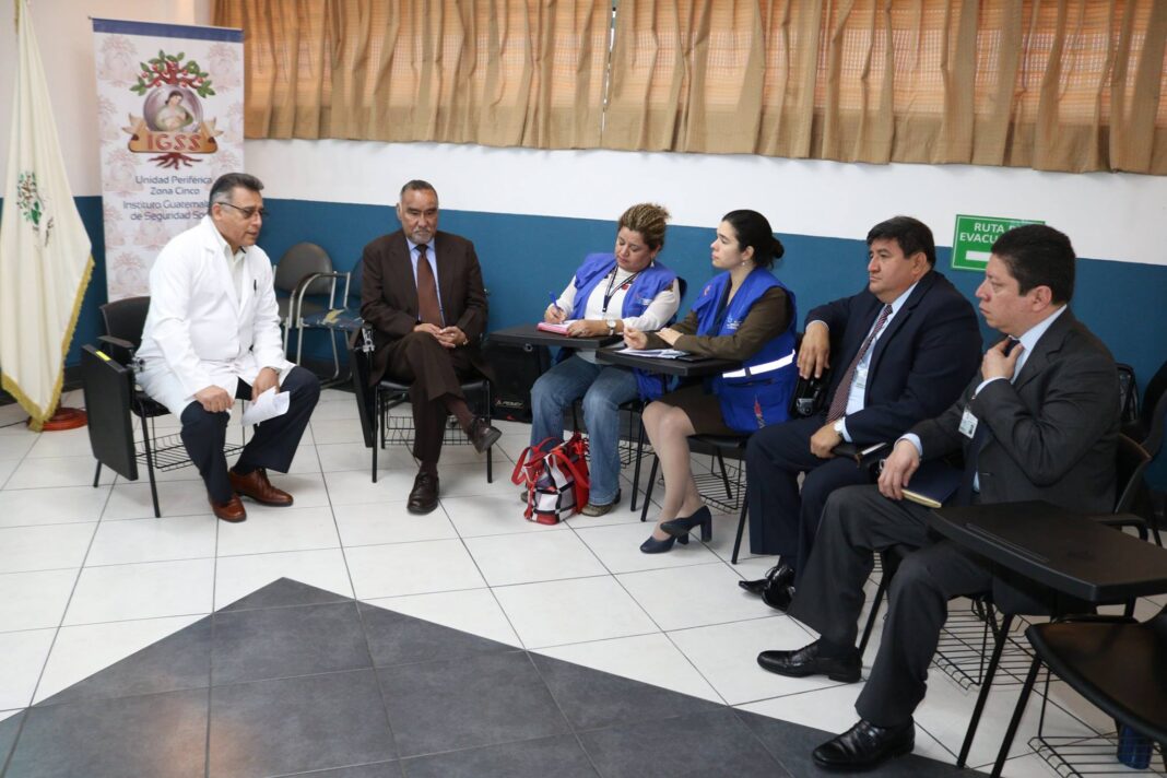 Reunion PDH con directores de unidades del IGSS-3