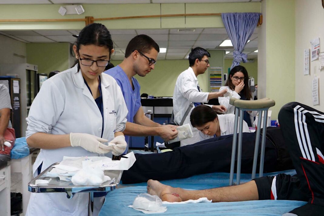 atencion de emergencias en hospital general de accidentes del igss-3