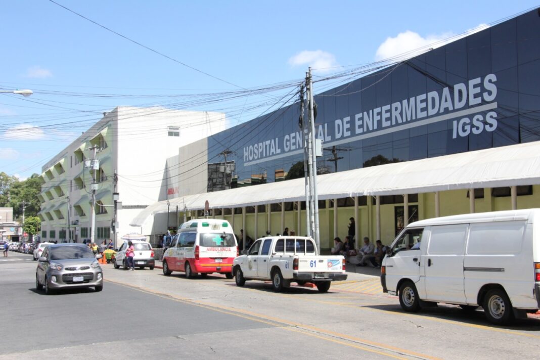Fachada Hospital General de Enfermedades IGSS