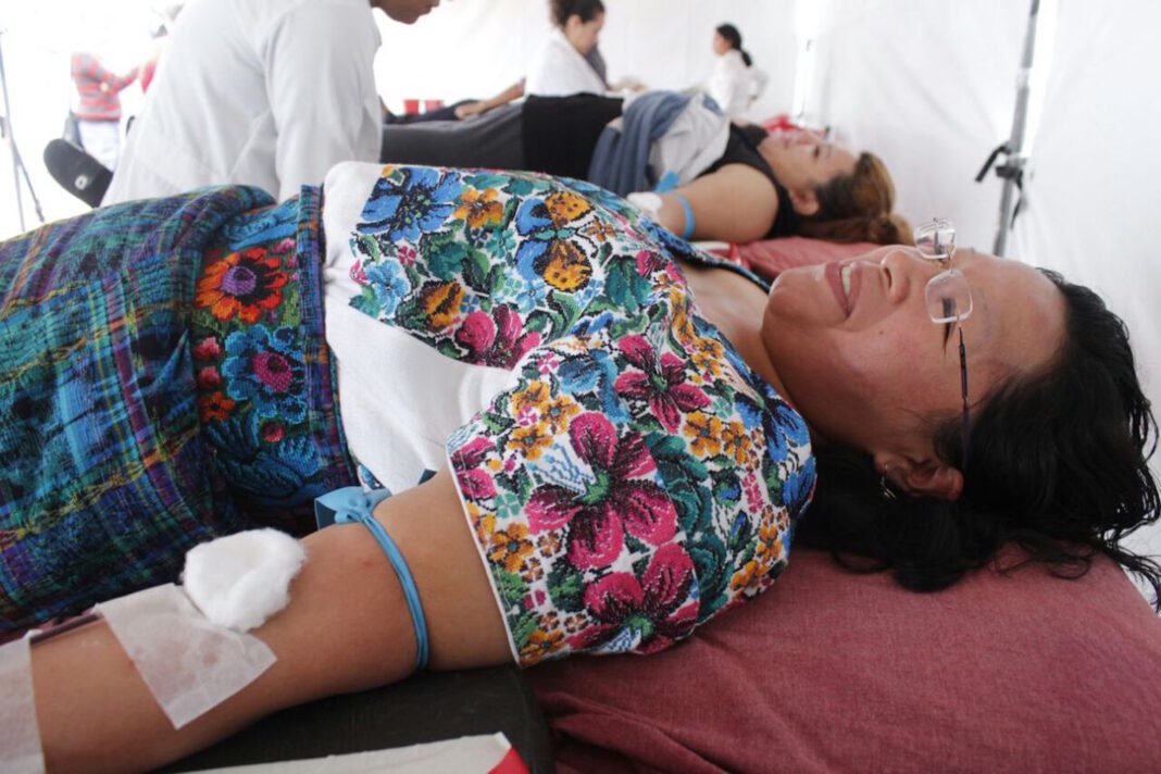 Jornada-Donacion-de-Sangre-IGSS-2017-Guatemala-37 (1)