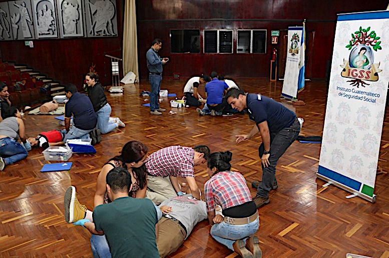 La Hora IGSS capacita a colaboradores de empresas como monitores de salud 2019-01