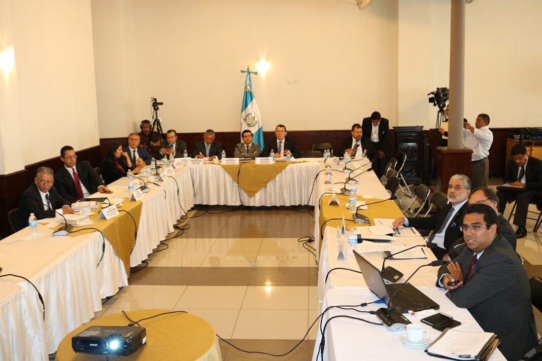 Reunion-JD-IGSS-Comision-de-Finanzas-Congreso-6