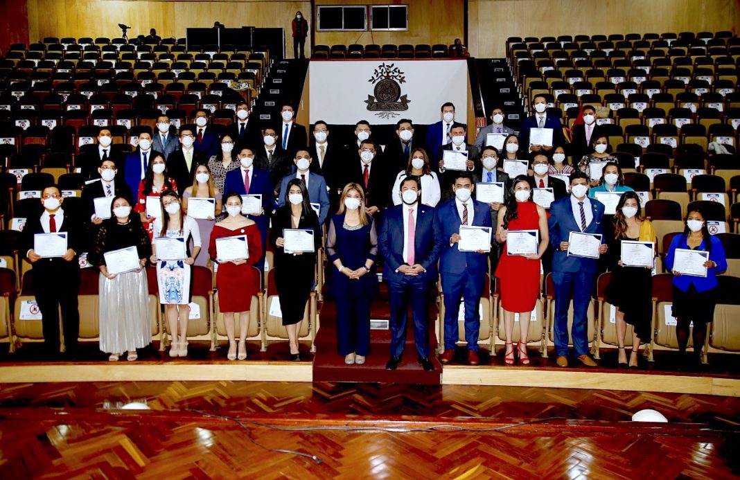 Acto de Clausura maestrias medicas 2021-2