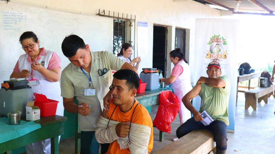 IGSS Hospital Quetzasltenengo Vacunacion 2025-1