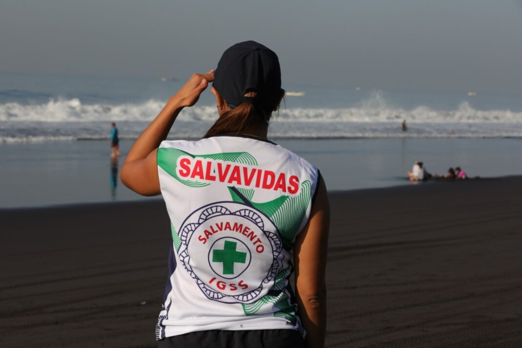 IGSS-Seccion-de-Seguridad-e-Higiene-Salvavidas-en-apresto-fin-de-ano-20250