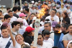 Con alborada y encendido de antorchas IGSS inicia actividades del 80 aniversario