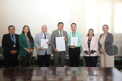 El IGSS recibe la partitura de su emblemática canción de los trabajadores