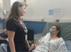 Con el tratamiento adecuado, muchas personas pueden continuar con sus estudios, trabajo y actividades. Es importante seguir las indicaciones médicas, asistir a los controles y mantener hábitos saludables. El apoyo emocional y familiar también es clave.
