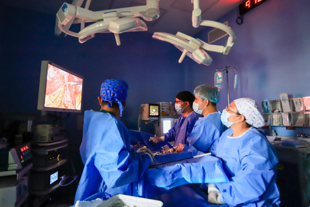 El Hospital “La Capitanía” amplía sus opciones quirúrgicas con nuevo equipo videolaparoscópico