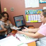 En el IGSS se esta vacunando contra el sarampion-5