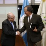 Firma de convenio IGSS UNICAR 2018-8