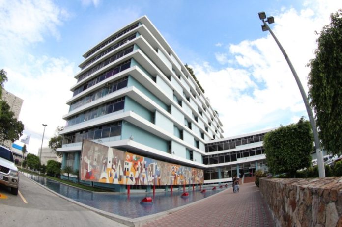 Diario La Hora Edificio de Oficinas Centrales del IGSS