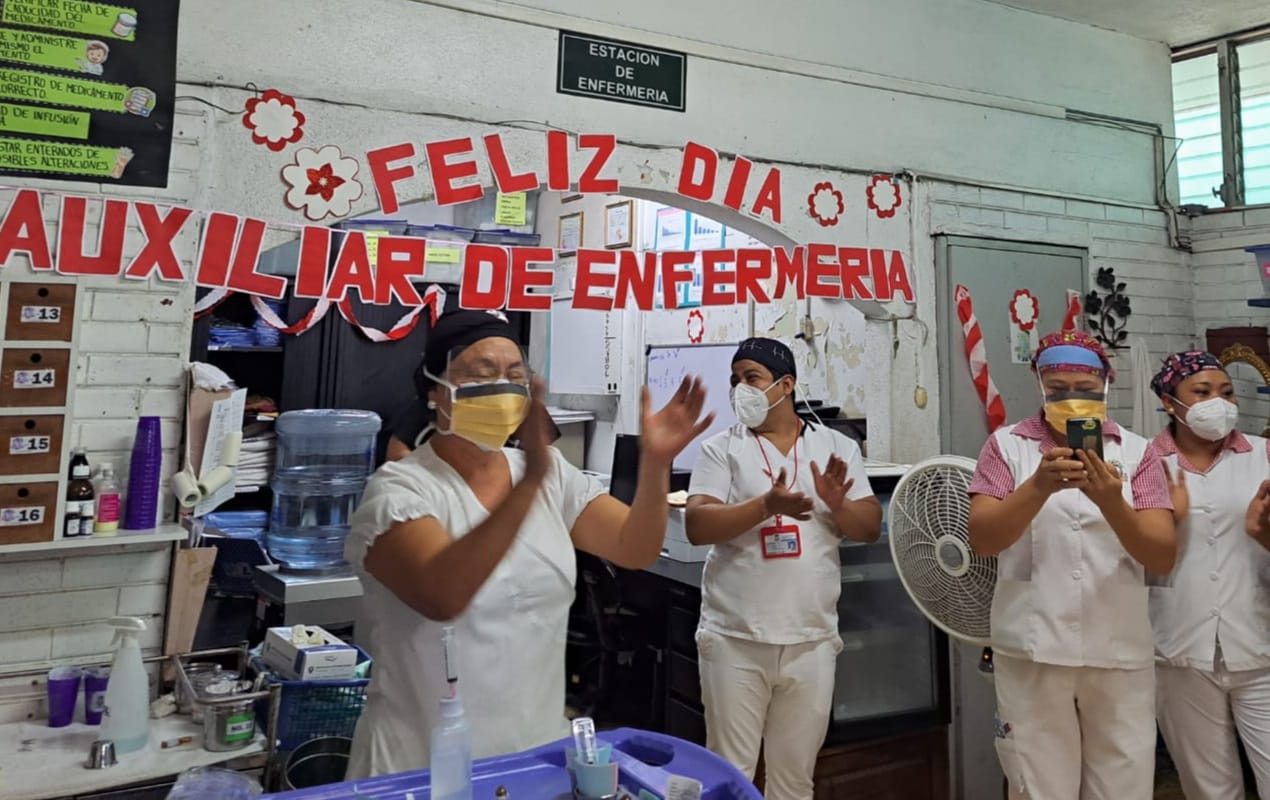 Auxiliares de Enfermería celebran su magno día al servicio de los