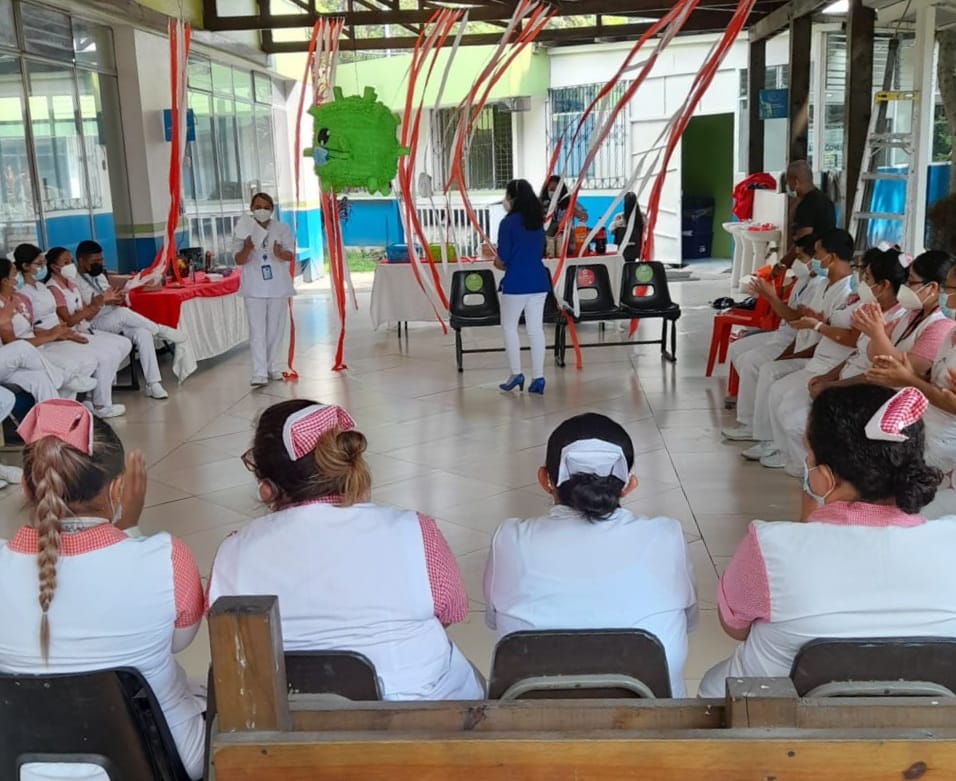 Auxiliares de Enfermería celebran su magno día al servicio de los