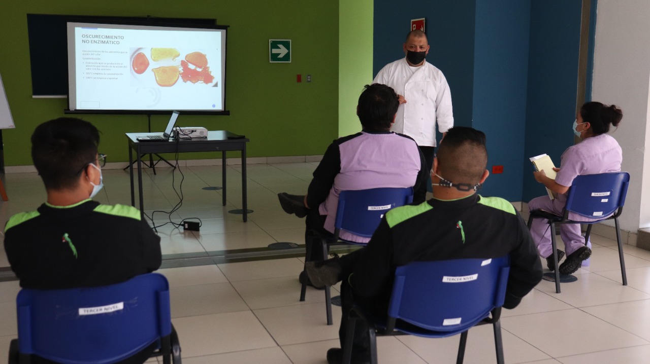 Imparten curso de estandarización de recetas de cocina - Noticias IGSS