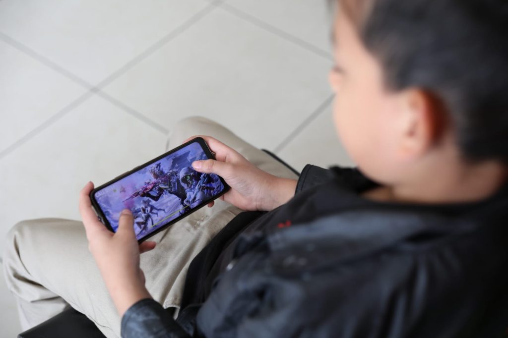 Proteja A Sus Hijos De Los Daños Derivados Del Uso Excesivo Del Celular Proteja A Sus Hijos De Los Daños Derivados Del Uso Excesivo Del Celular