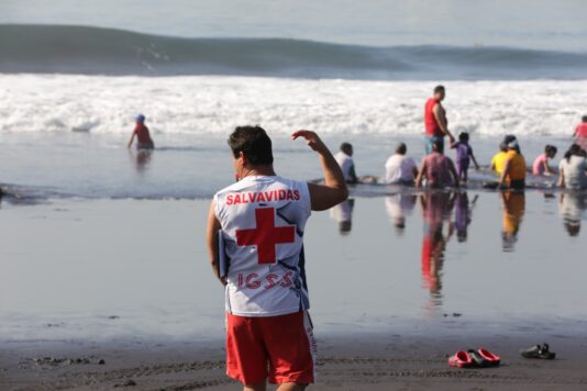 786 rescates: valiosa labor de los salvavidas del IGSS en Semana Santa