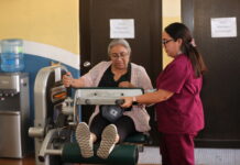 Los fisioterapeutas del IGSS son las manos que devuelven movimiento y esperanza