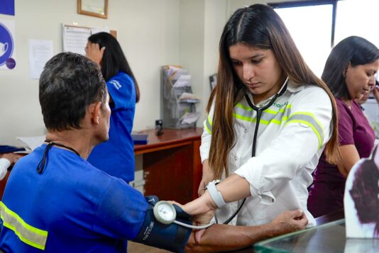 IGSS acerca servicios de salud a trabajadores de Magdalena