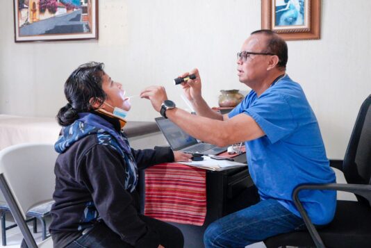 El IGSS acerca la salud preventiva a los trabajadores de REPSA, en Petén