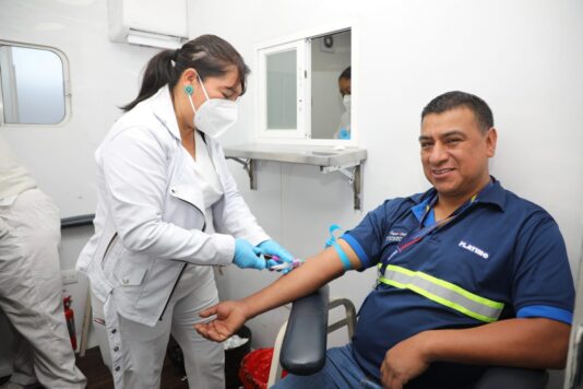 IGSS llega a Librería Platino y beneficia a 143 colaboradores