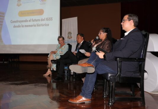 Expertos destacan la importancia de la lectura histórica