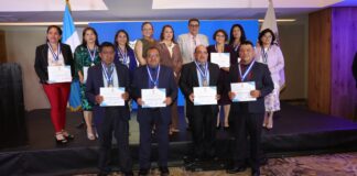 El IGSS exalta el trabajo sobresaliente y compromiso de trabajadores destacados