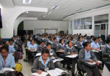 Asiste a las charlas informativas para ingresar a la Escuela de Auxiliares de Enfermería del IGSS