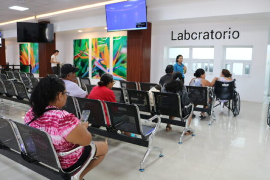 Moderno Laboratorio en el Hospital de Escuintla al servicio de afiliados