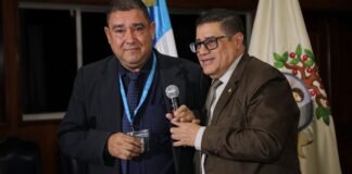 Julio Alfredo Casasola Fajardo culmina una ejemplar trayectoria de 38 años de servicio en el IGSS