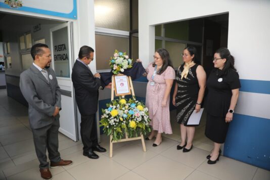 Hospital de Gineco Obstetricia del IGSS culmina la Semana Mundial de la Lactancia Materna con acto de reconocimiento