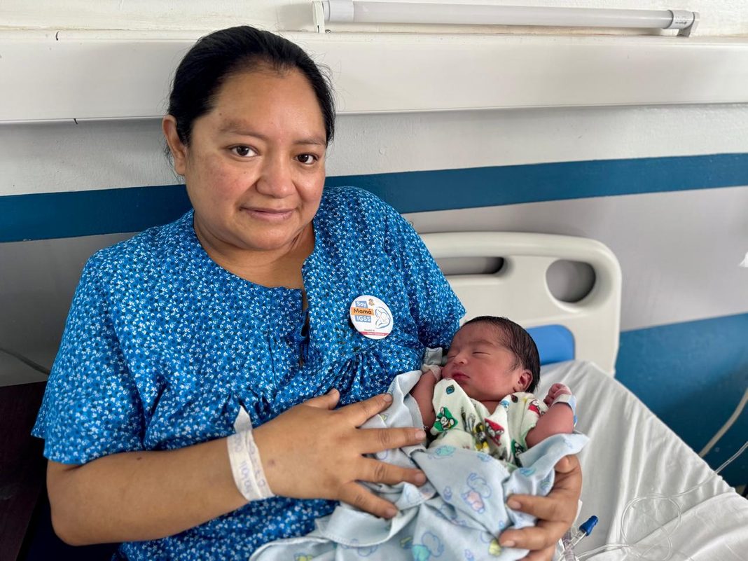 IGSS Hospital de Gineco Obstetricia 58 aniversario 2006-00007