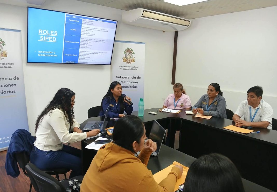 Jornada-Retalhuleu-Subgerencia-de-Prestaciones-Pecuniarias-4